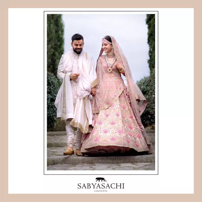 AnushkaSharma @anushkasharma in #Sabyasachi Jewellery by  @kishandasjewellery #KishandasForSabyasac… | Indian fashion dresses, Black  indian gown, Dress indian style