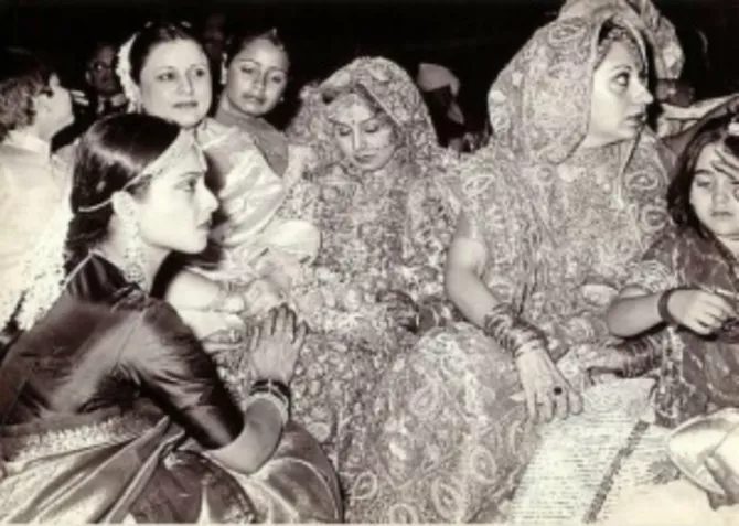 Rekha at Rishi Kapoor and Neetu Singh's wedding