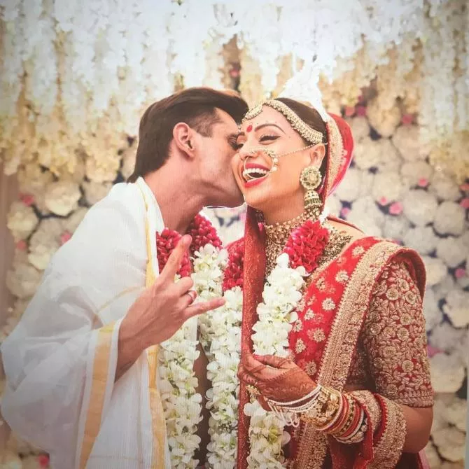 Kisah Cinta Lokasi 9 Artis Bollywood yang Berujung Pernikahan, Siapa Saja Nih?