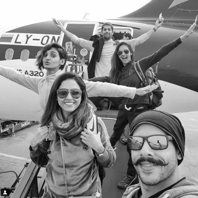 Mohan sisters and Nihaar Pandya