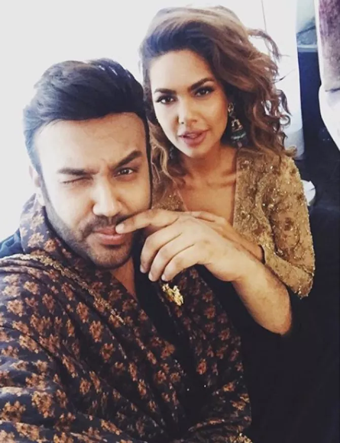 Esha Gupta with Nikhil Thampi