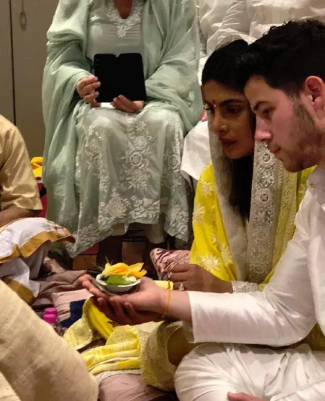 Priyanka chopra and nick Jonas exchanged diamond bracelets also on their engagement 