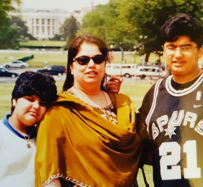 Arjun Kapoor Anshula Kapoor and Mona Kapoor