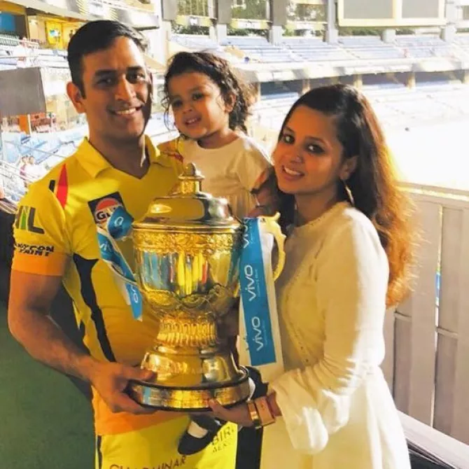 MS Dhoni with wife, Sakshi Dhoni and daughter, Ziva Dhoni