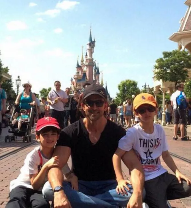 Hrithik Roshan, Hridhaan Roshan and Hrehaan Roshan