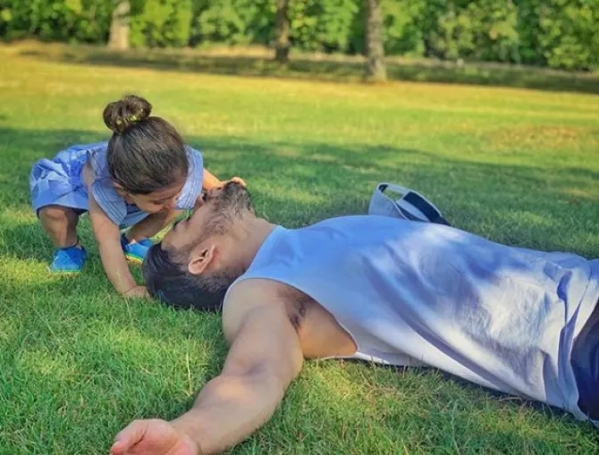 Kunal Kemmu and Inaaya Naumi Kemmu