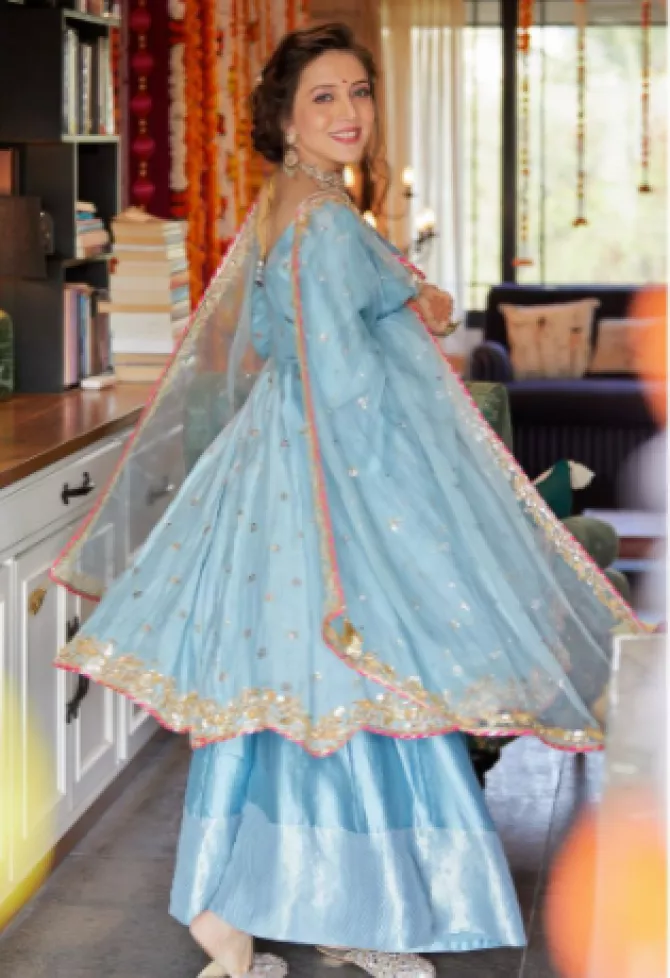 Jankee Nakuul Godh Bharai