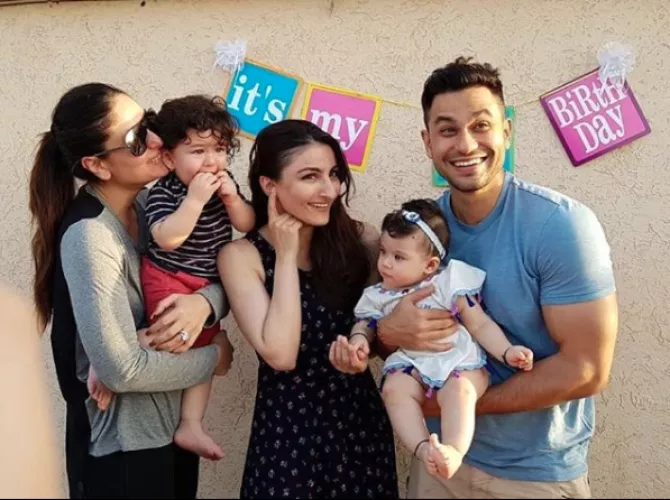 Kareena Kapoor Khan, Soha Ali Khan, Kunal Kemmu, Taimur Ali Khan and Inaaya Naumi Kemmu