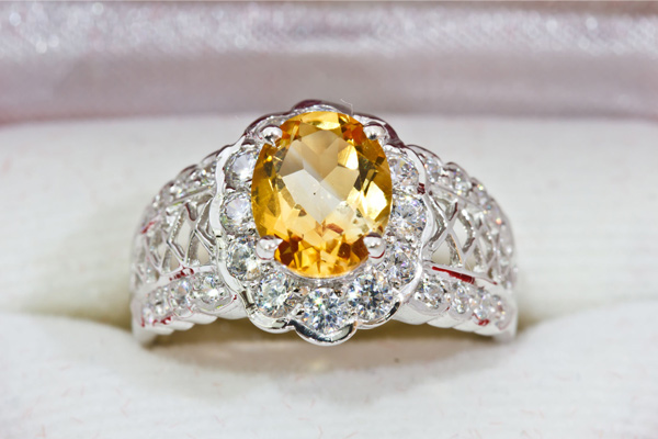 oval engagement rings