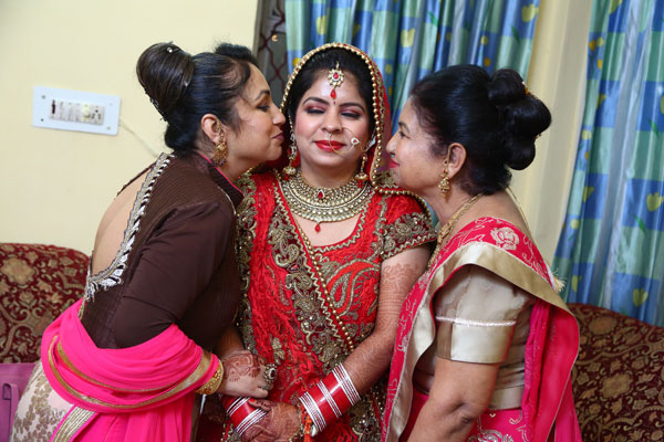 the wedding story of arjun and deepika sood arranged marriage couple