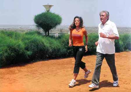 why dating an older guy is a good idea