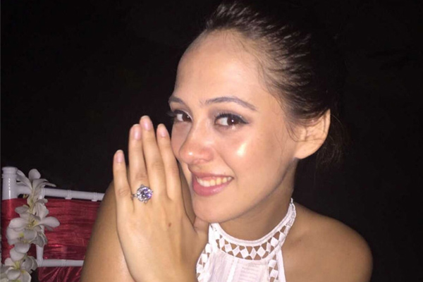 yuvraj singh and hazel keech engaged