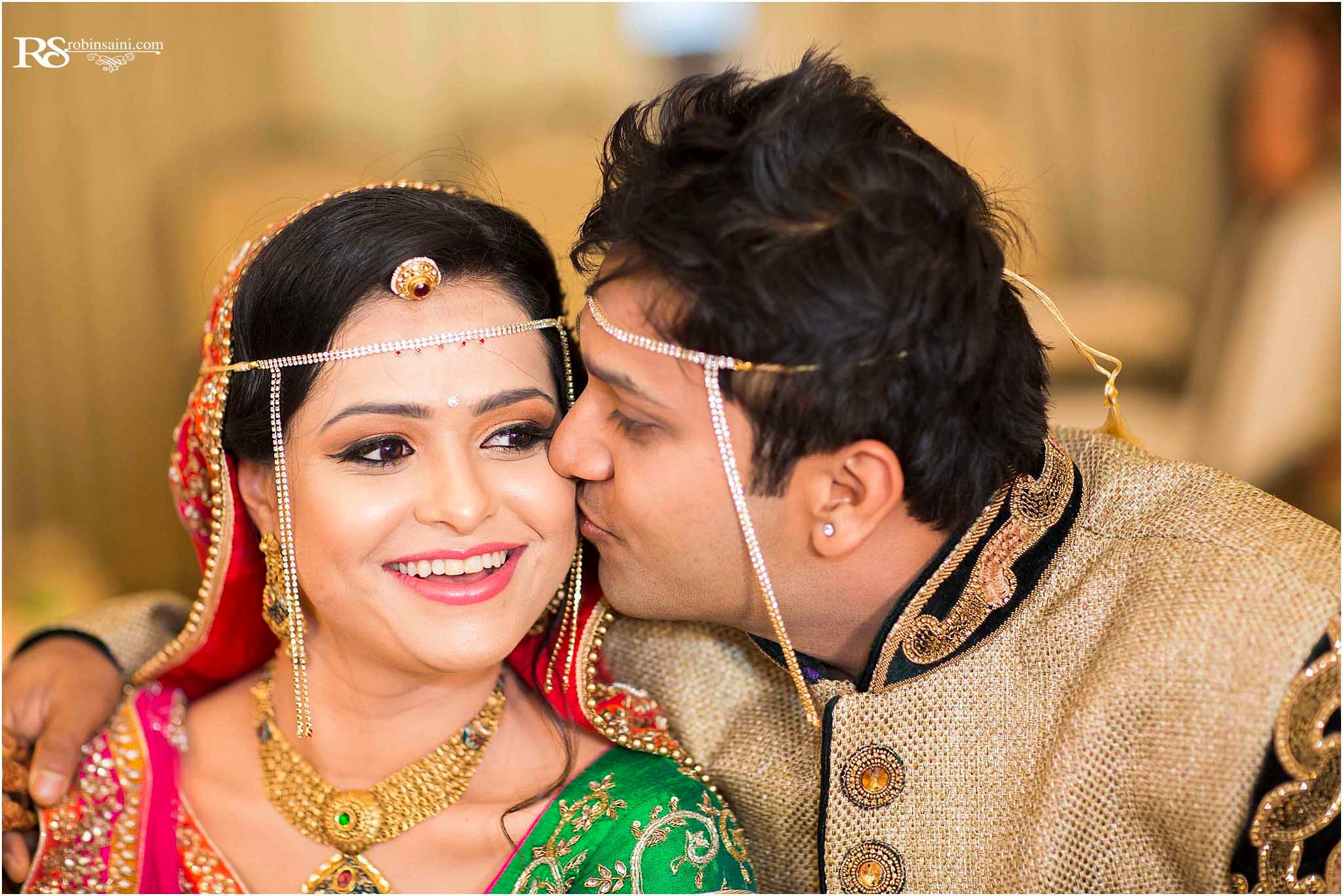 best candid poses for couples from real weddings that you must steal