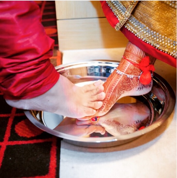 best candid poses from real weddings forcouples that you can steal