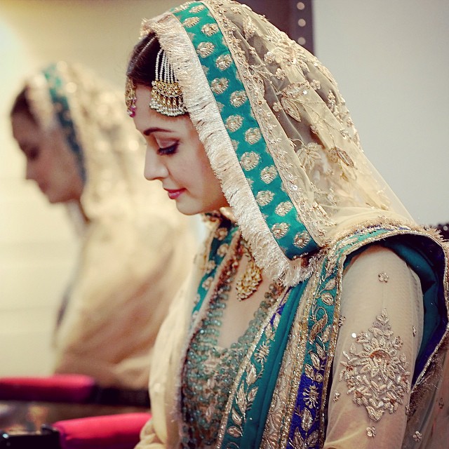 Pin by Maushumy Khan on Bangladeshi Brides | Indian bride photography poses,  Indian bride poses, Indian wedding photography poses