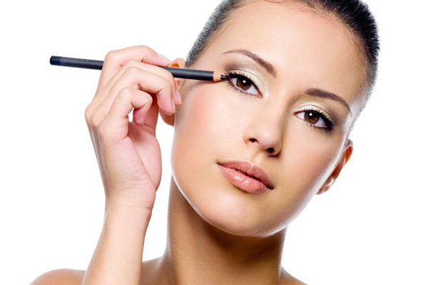 must have beauty products for honeymoon kohel