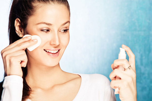 must have beauty products for honeymoon shimmer powder