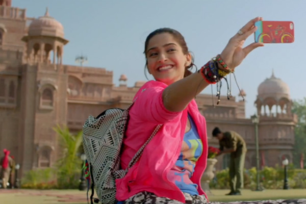 annoying things brides post on facebook twitter instagram honeymoon pics