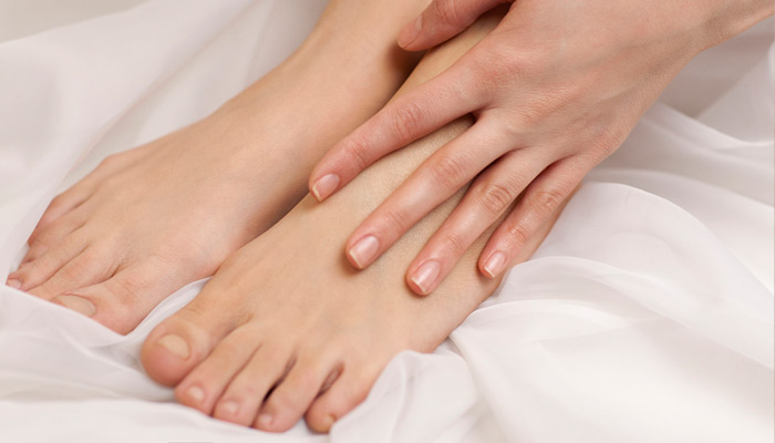 tips to keep feet clean during monsoon 4- bollywoodshaadis
