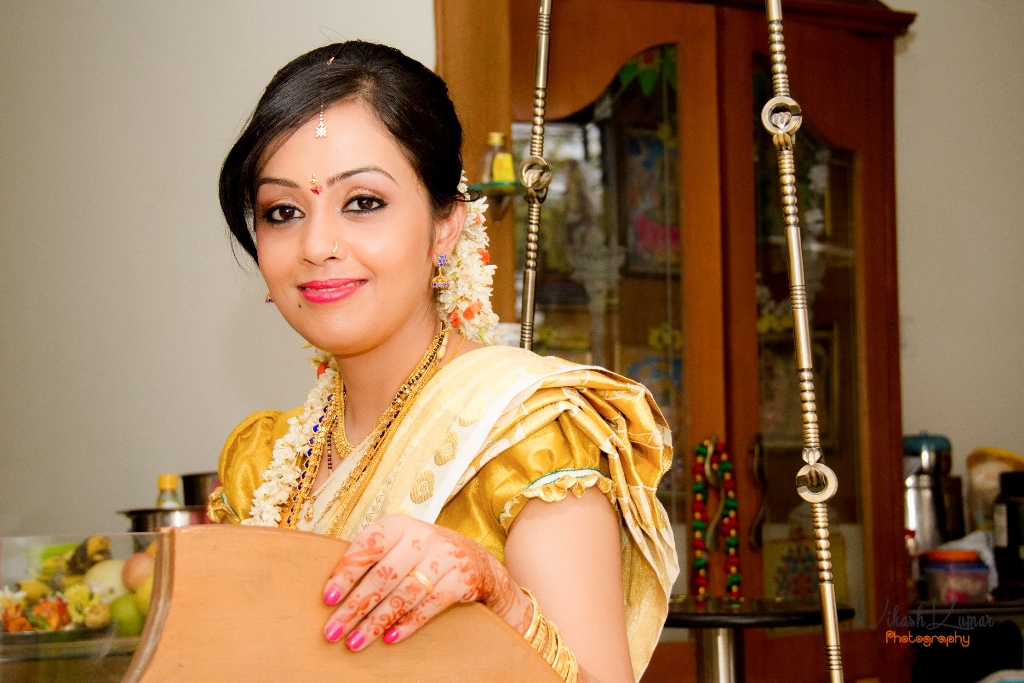 ethnic malyali wedding bridal look details- BollwyoodShaadis