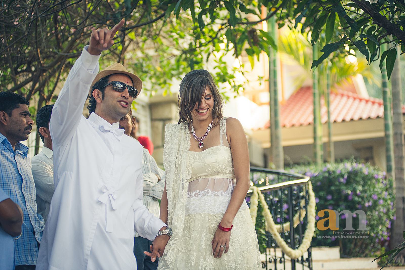 ethnic parsi wedding bridal look details- BollwyoodShaadis