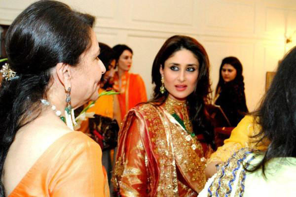 mother in law daughter in law funny situations kareena kapoor sharmila tagore
