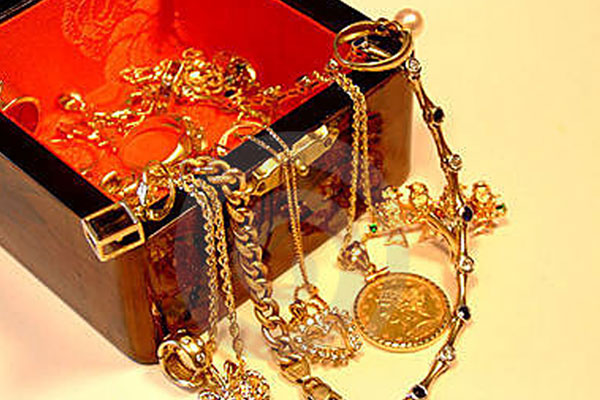 how to take care of gold plated jewllery