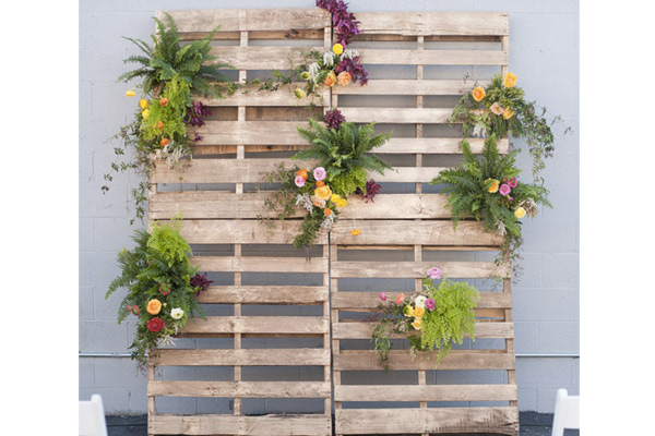 unique ways to use flowers for wedding decor