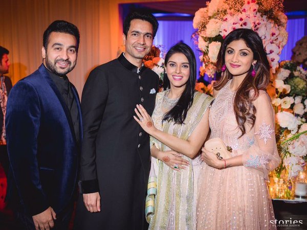 asin and rahul sharma wedding reception