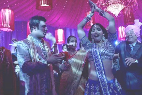 8 Things guests shouldnââ¬â¢t do at a wedding dolly ki doli