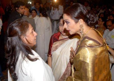 how to tackle your best friend's jealous girlfriend jaya bachchan rekha amitabh bachchan