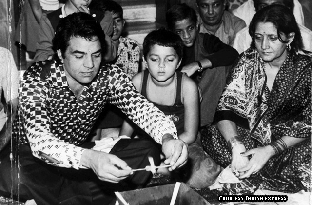 10 Real Reasons Why Women Choose To Stay On With Their Cheating Husbands Dharmendra Prakash Kaur Hema Malini