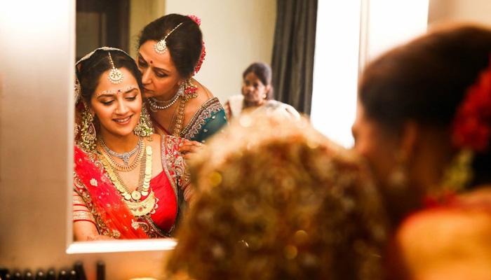 Funny Reasons Why Girls Wish To Get Married  mother daughter