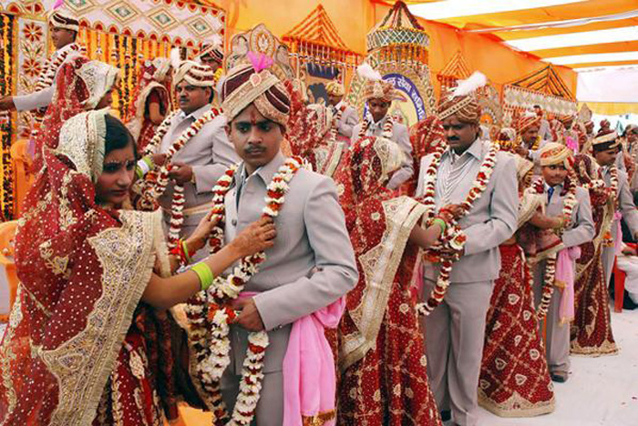 This Gujarati Businessman Is Organising Mass Wedding For His '100 Daughters' Mass Over His Son!