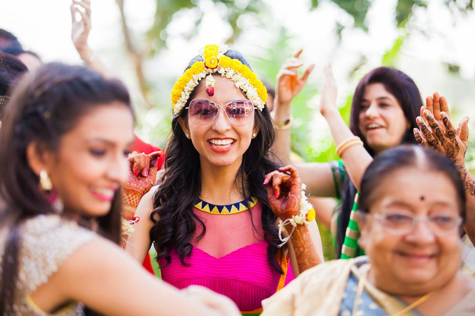 Pink sunglass bride/ Image Courtesy: Mahima Bhatia Photography