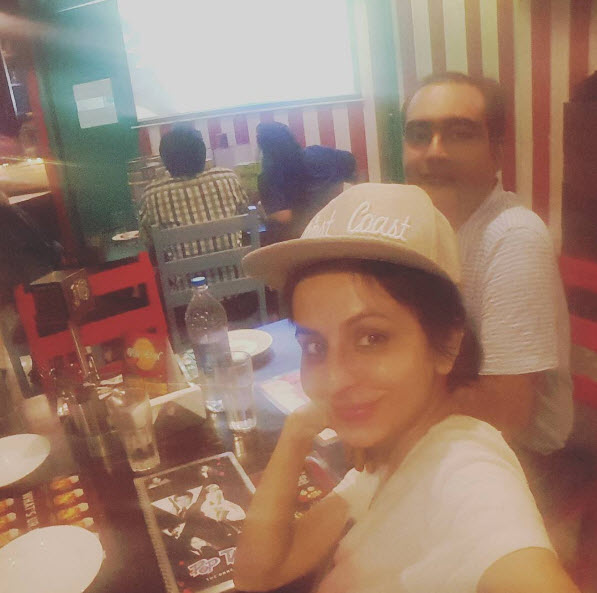 Roop Durgapal husband / Telechakkar 