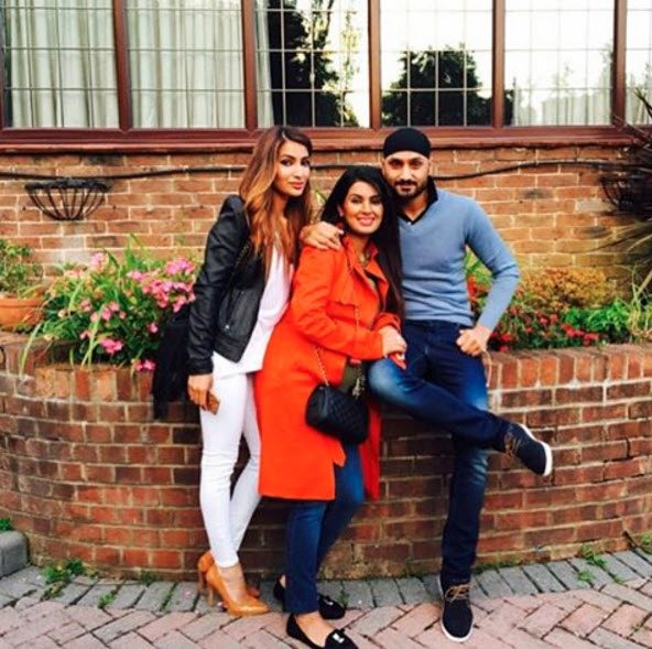 Harbhajan Singh Wife And Super-Hot Saali