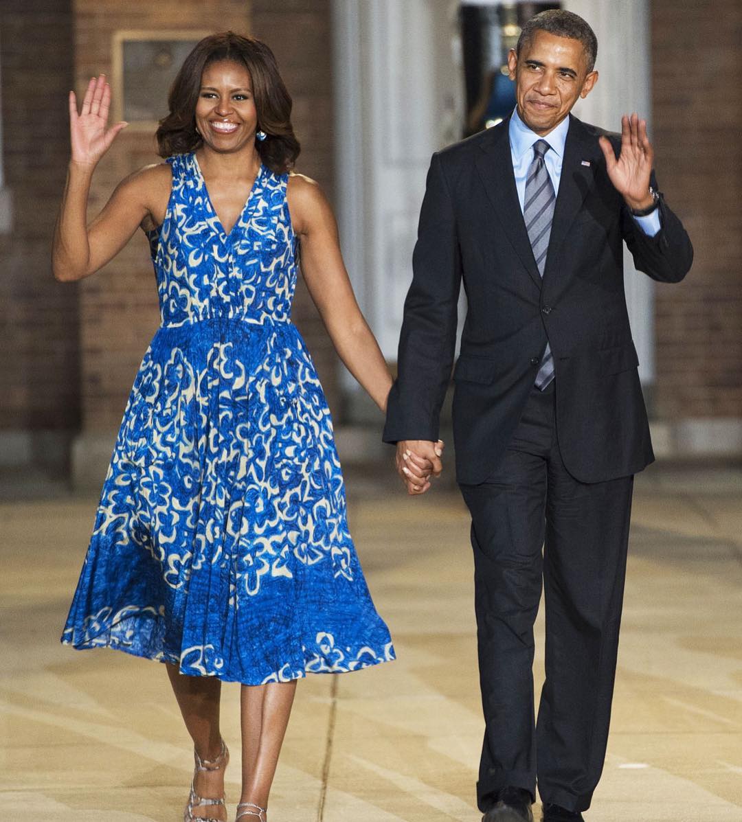 Barack  Obama and Michelle Holding Hands