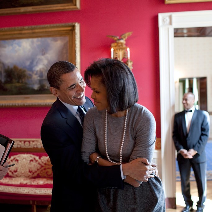 Barack  Obama and Michelle Moments of Love
