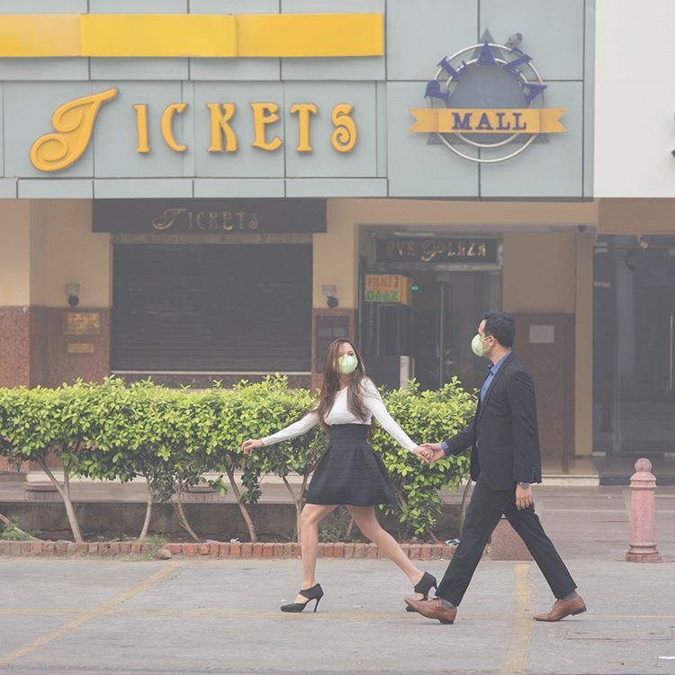 Delhi Pollution Pre-Wedding Photo Shoot