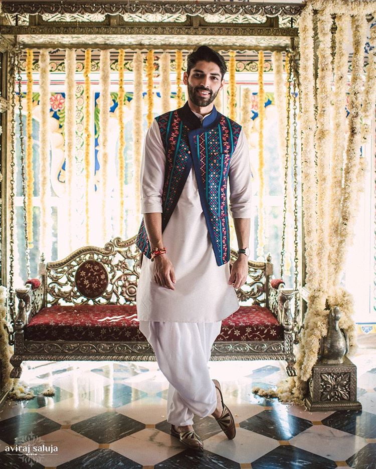 Actor Smaran Sahu Mehendi Haldi Look