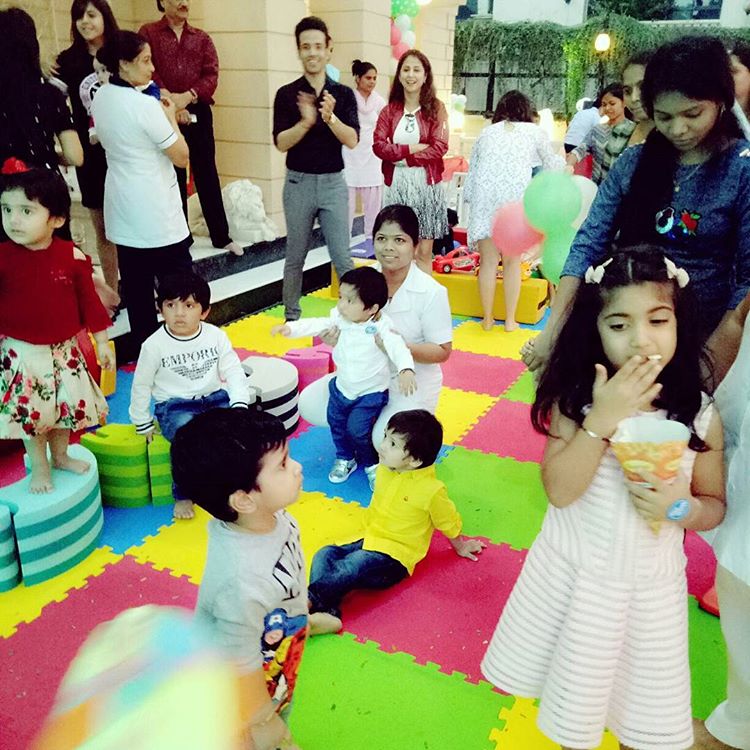 Tusshar Kapoor Christmas Party