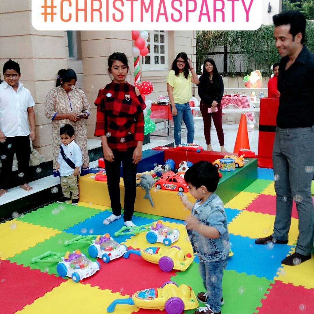 Tusshar Kapoor Christmas Party