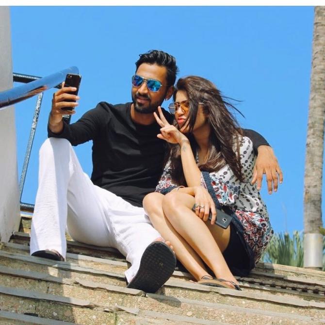 Krunal Pandya Pankhuri Sharma