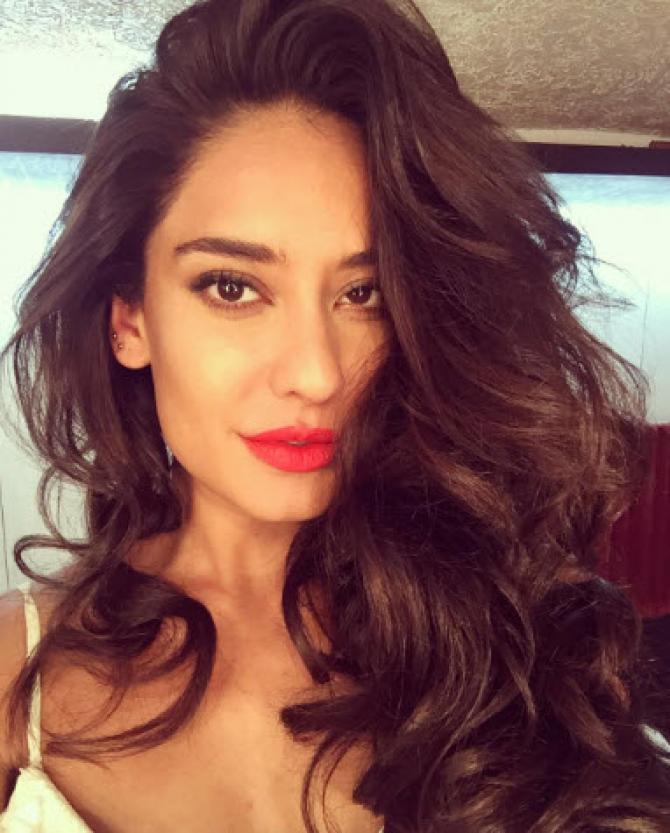 Hottest Bollywood Mommy Lisa Haydon Shares First Picture Of Baby Boy Zack
