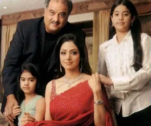 Sridevi and Boney Kapoor with kids