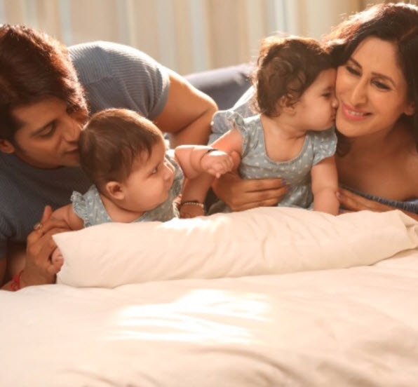 Karanvir and Teejay with their daughters