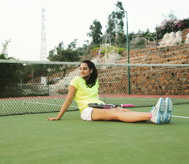 sonakshi sinha tennis