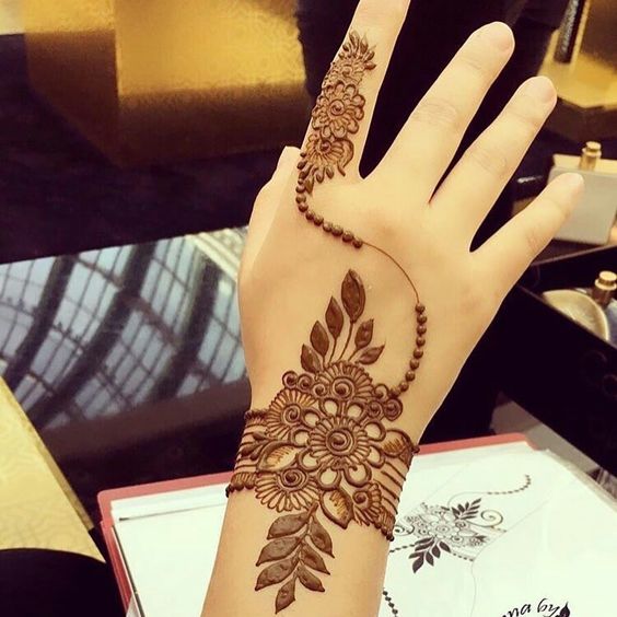 Top 10 Latest Bracelet Mehndi Designs In 2023  Simple henna tattoo Henna  designs hand Henna designs