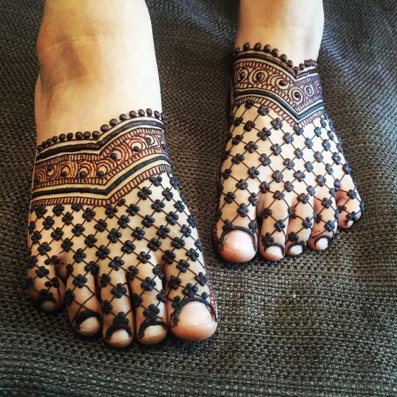 15+ Stylish Foot Mehndi Designs for Your Pretty Feet | Style At Life